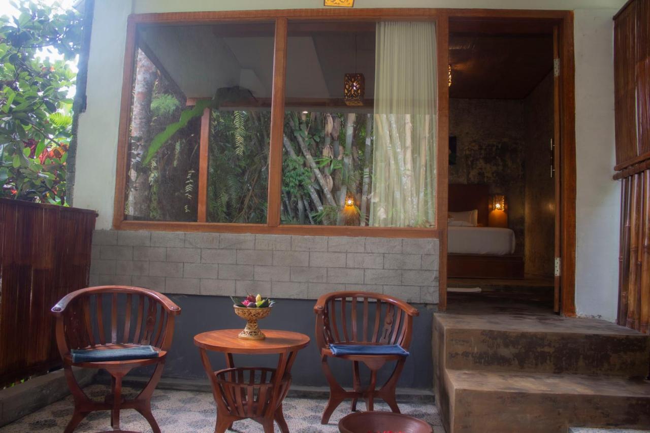 Senetan And * Ubud